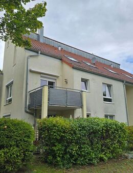 Nach Renovierung: 2-Raumwohnung mit Balkon und Tiefgaragenstellplatz in Urbich - Erfurt