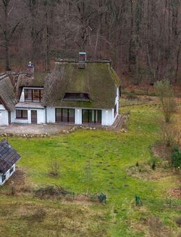 Großzügiges Zweifamilienhaus auf einem 4.568 m² Grundstück - Wohnen direkt am Wald - Wittenborn