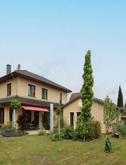 Sofort wohlfühlen: 9-Zi.-EFH mit zusätzlichem Bungalow und Pkw-Garage im ruhigen Fürstenwalde/Spree - Fürstenwalde (Spree)