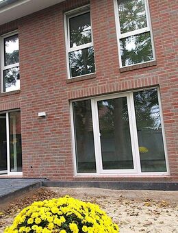Neue moderne Eigentumswohnung im Erdgeschoss mit Terrasse, in bester Lage von Esens zu verkaufen! - Esens