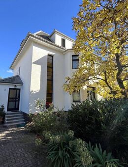 Vielseitige Villa mit Charme, lichtdurchfluteten Räumen und idyllischem Garten - Leipzig