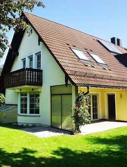 Wohnen im Grünen Nähe Pfanzeltplatz ! DHH mit 5 Zimmern, EBK und TG in Bestlage von Altperlach - München