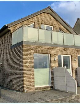 Nordseeheilbad Nordstrand: Wohnhaus Bj 2019 mit 2 komfortablen Fewos einen Katzensprung zum Meer! - Nordstrand