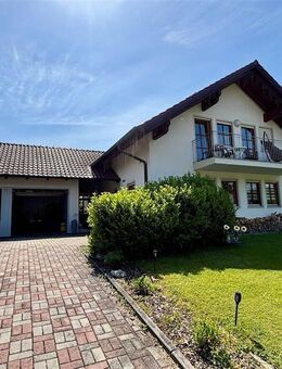 Großzügiges Wohnhaus in naturnaher Lage ! 2 Wohnungen möglich ! - Winzer