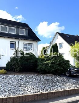 Modernisierte 4-Zimmer-Wohnung mit großer Sonnenterrasse im Grünen - Remscheid