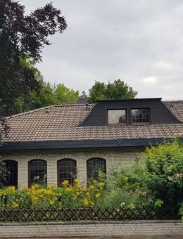 Grosser Winkelbungalow auf grosszügigem Grundstück für Wohnen und Gewerbe - Korschenbroich