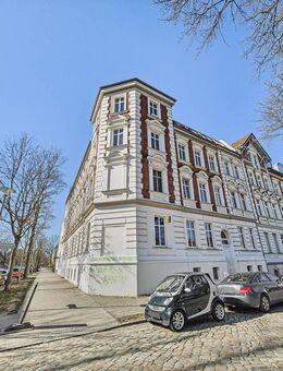 Altbaucharme als Investment: Vermietete 2-Zimmer-Wohnung in Berlin-Adlershof - Berlin