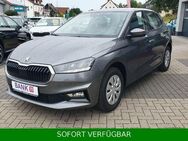 Skoda Fabia, 1.0 MPI Selection 10JahreKircherAuto Selection, Jahr 2022 - Burghaun