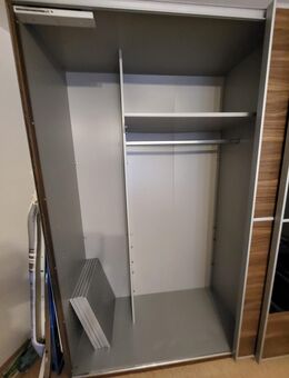 Kleiderschrank mit Bett - Laupheim Zentrum