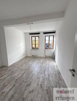 Schöne 3,5-Zimmer-Wohnung mit einer modernen Einbauküche und Balkon im Zentrum von Erlangen - Erlangen