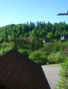 Wohnhaus mit 2 Garagen und PKW-Stellplatz in Loßburg - Betzweiler! - Loßburg