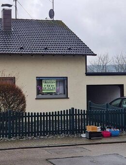 Freistehendes 1-2 Fam.-Haus mit Garage und Garten in einer ruhigen Wohnlage in Eschringen - Saarbrücken