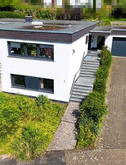 Frei stehendes Einfamilienhaus mit 2 Garagen in TOP-Wohnlage am Leimbacher Berg! - Leverkusen