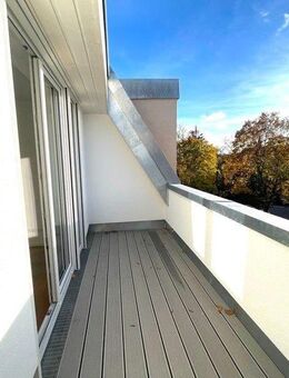 Großzügige Dachgeschoss-Wohnung mit Ausblick im Kranoldkiez - Berlin