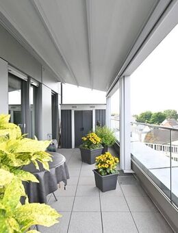 Über den Dächern der Stadt * Moderne und zentrale Penthousewohnung in Citylage * 2 Dachterrassen * 4 Zimmer * 2 Tageslichtduschbäder - Langenfeld (Rheinland)