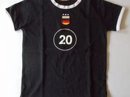 T-Shirt Marke Charivari Gr. 104 Schwarz mit Logo zu verkaufen. - Bielefeld