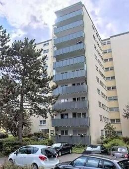 Lichtdurchflutete 2 Zimmerwohnung mit Balkon, Küche und Aufzug - Hattersheim (Main)