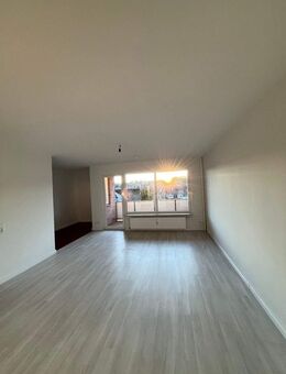 Großzügig geschnitten - Balkon - Einbauküche! - Flensburg