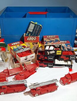 Lego System 8 alte Schachteln, diverse Modellautos - PKW - Feuerwehr - LKW H0, Garage, Sortierkästen, 60er J. - Bovenden