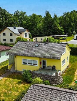 Kapitalanlage oder Eigennutzung! Einfamilienhaus mit großem Garten und Doppelgarage - Grafenwöhr