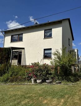 Freistehendes Einfamilienhaus mit großem Garten und Blick ins Grüne - Bad Schwalbach