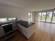 Neuwertige 6-Zi.-DHH mit Einbauküche,Fußbdhzg.PV,Wärmepumpe in Obertraubling - Obertraubling