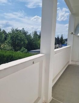 Gemütlichen Dreiraumwohnung mit großem Balkon - Crimmitschau