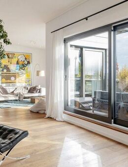 Weitläufiges Penthouse mit Blick auf die Zionskirche und den Berliner Fernsehturm - Berlin