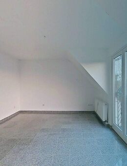 Moderne 3-Zimmer-Wohnung mit Tageslichtbad samt BADEWANNE - Solingen (Klingenstadt)