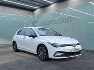 VW Golf, 1.5 TSI VIII Active, Jahr 2022 - München