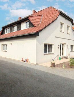 XXL Grundstück und Garagenkomplex: Gepflegtes Einfamilienhaus in Grischow - Ivenack