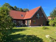 Gepflegtes Haus mit EBK, Dachterrasse und Garage! - Friedeburg