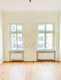 WOHNEN NUR WENIGE SCHRITTE ZUR SCHLOßSTRAßE - ERSTBEZUG NACH SANIERUNG - - Berlin