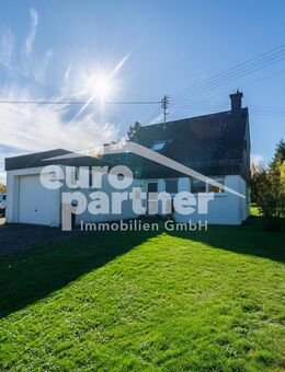 Gepflegte Doppelhaushälfte mit großzügigem Grundstück! - Schwollen