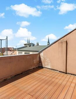 Charmante Dachgeschosswohnung mit Dachterrasse in der Sternstraße! - Halle (Saale)