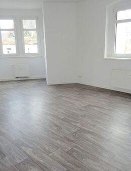 ** mit Küche ** 3 Zimmer Dachgeschosswohnung in Werdau zu vermieten! - Werdau