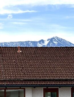 *** Wohntraum *** Bezugsfreie 3-Zi.-Dachterrassen-Wohnung mit Süd-Terrasse und Tiefgarage *** - Traunstein