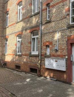 Ruhige, kleine, renovierungsbedürftige Stadtwohnung im Hinterhof - Karlsruhe
