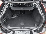 Volvo V60, T6 AWD Inscription Recharge Plug-In Hybrid, Jahr 2021 - München