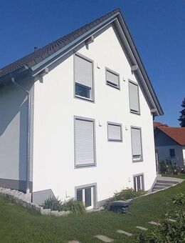 Erstbezug, helle 2 Zimmer Souterrain Wohnung - Fraunberg