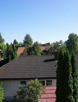 Exkl. 3-Zimmer-DG-Wohnung mit Dachterrasse, 2 Balkonen, Sauna und EBK in Bestlage Waldperlach - München