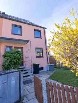 Ruhige Lage: TOP REH mit zwei Bädern in Oberasbach / Haus kaufen - Oberasbach