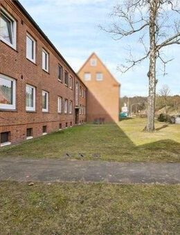 Mehrfamilienhaus mit 24 Wohneinheiten, 14 Garagen und 20 Stellplätzen in Geesthacht - Geesthacht