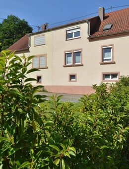 Solide gebaut, charmant erhalten - ruhig gelegene Doppelhaushälfte - Mandelbachtal