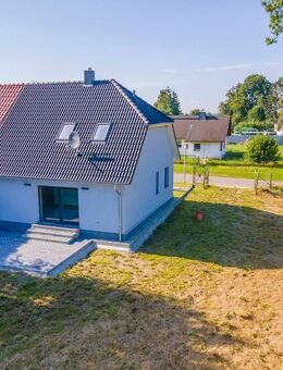 "provisionsfrei" Kernsanierte Doppelhaushälfte mit großem Grundstück & Feldrandlage - Papenhagen