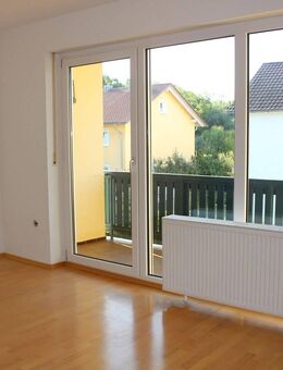 Gemütliche 2-Zi.-Wohnung mit Balkon in ruhiger Wohnlage in Plattling - Plattling