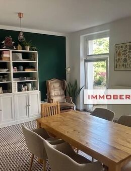 IMMOBERLIN.DE - Feine kernsanierte Stuck-Altbauwohnung mit Balkon & Lift in Ruhelage nahe Savignyplatz - Berlin