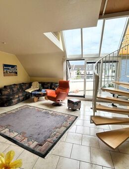 Zuhause über den Dächern – charmante 2 Zimmer Maisonette-WE mit 2 Dachterrassen und Garage - Düsseldorf