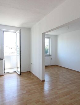 *Zentrumsnahe, gut geschnittene 3 ZKB Wohnung mit Balkon sucht neue Mieter* - Kassel