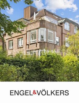 Ein Juwel im Villenviertel - Hochwertig sanierte Wohnung mit Wintergarten & Kamin - Ahrensburg